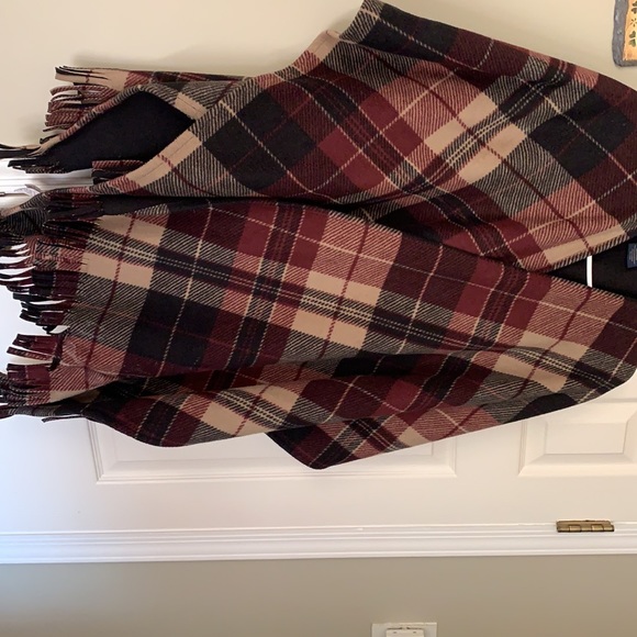 Rachel Roy today! Host Pick 9/22: soft and cozy wrap - Picture 3 of 7
